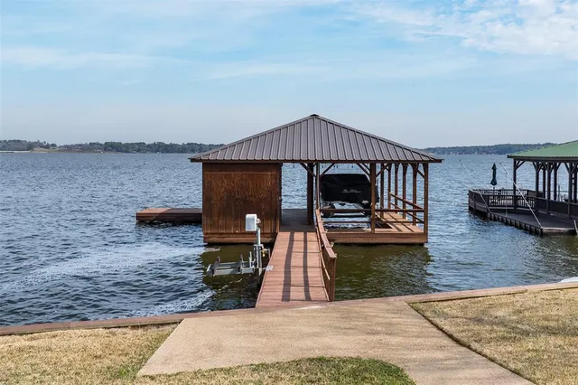 $795,000 | 22766 Diamond Bay Drive, Frankston, TX 75763
