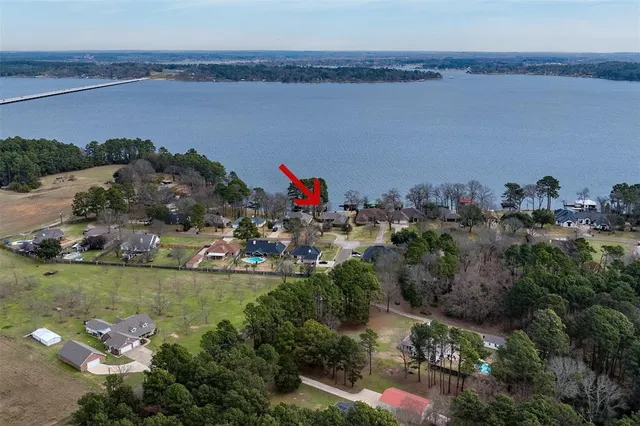 $795,000 | 22766 Diamond Bay Drive, Frankston, TX 75763