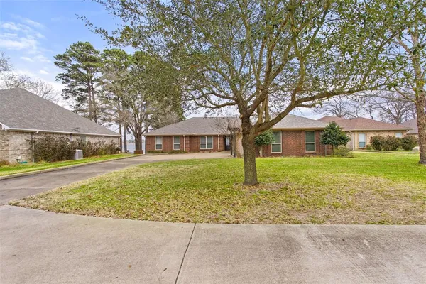 $795,000 | 22766 Diamond Bay Drive, Frankston, TX 75763