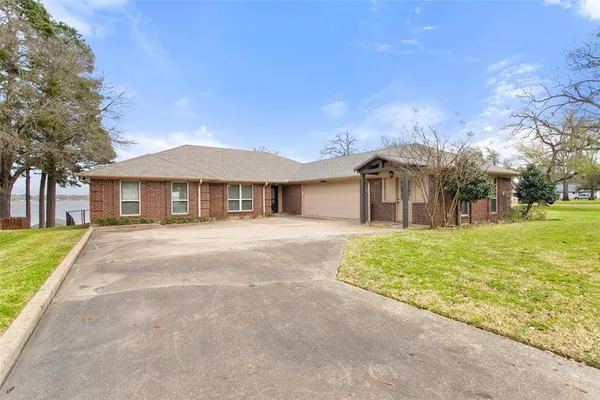 $795,000 | 22766 Diamond Bay Drive, Frankston, TX 75763