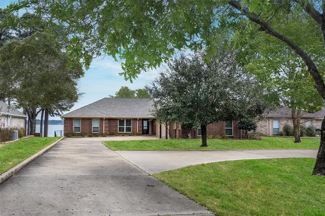 $795,000 | 22766 Diamond Bay Drive, Frankston, TX 75763