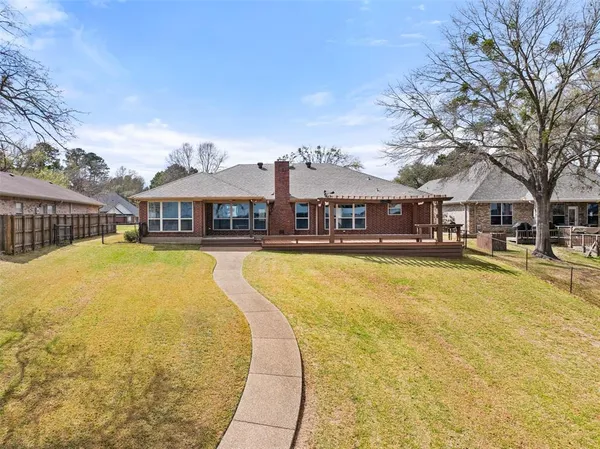 $795,000 | 22766 Diamond Bay Drive, Frankston, TX 75763