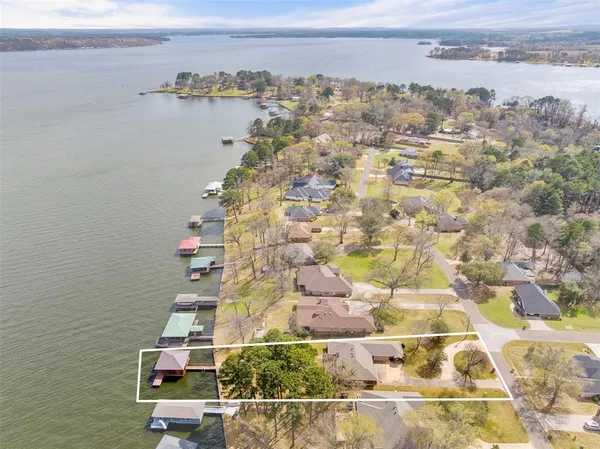 $795,000 | 22766 Diamond Bay Drive, Frankston, TX 75763
