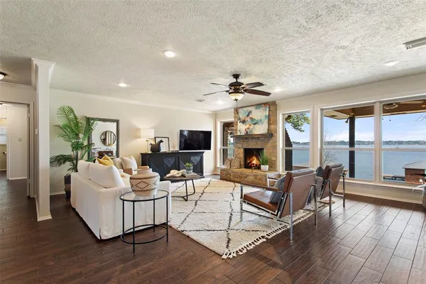 $795,000 | 22766 Diamond Bay Drive, Frankston, TX 75763
