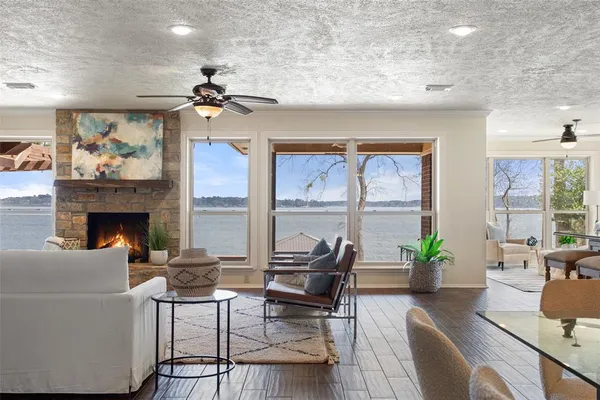 $795,000 | 22766 Diamond Bay Drive, Frankston, TX 75763
