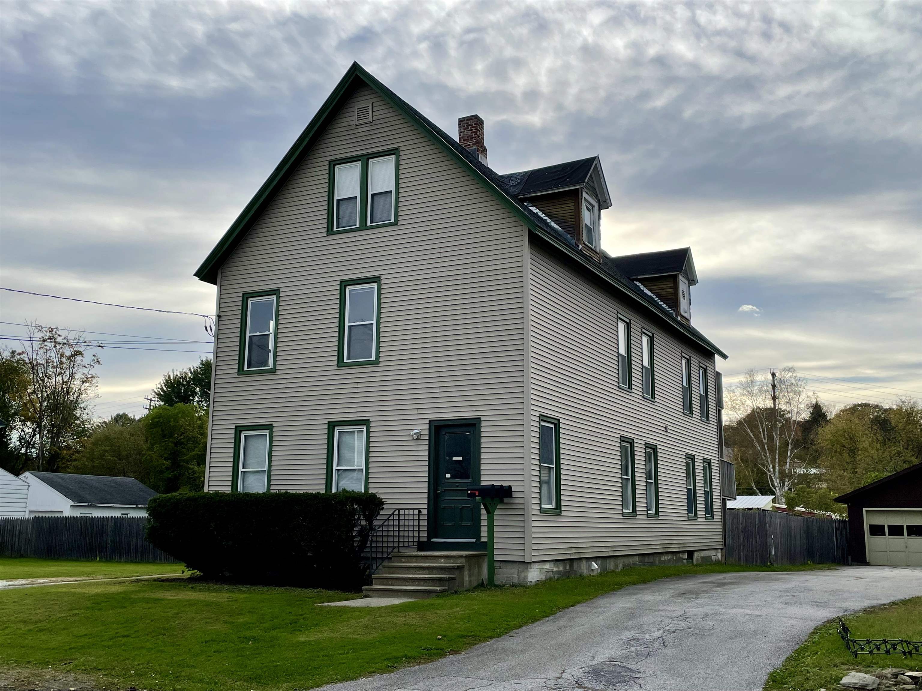 47 Cleveland Avenue Rutland, VT 05701 - Photo 3 of 18