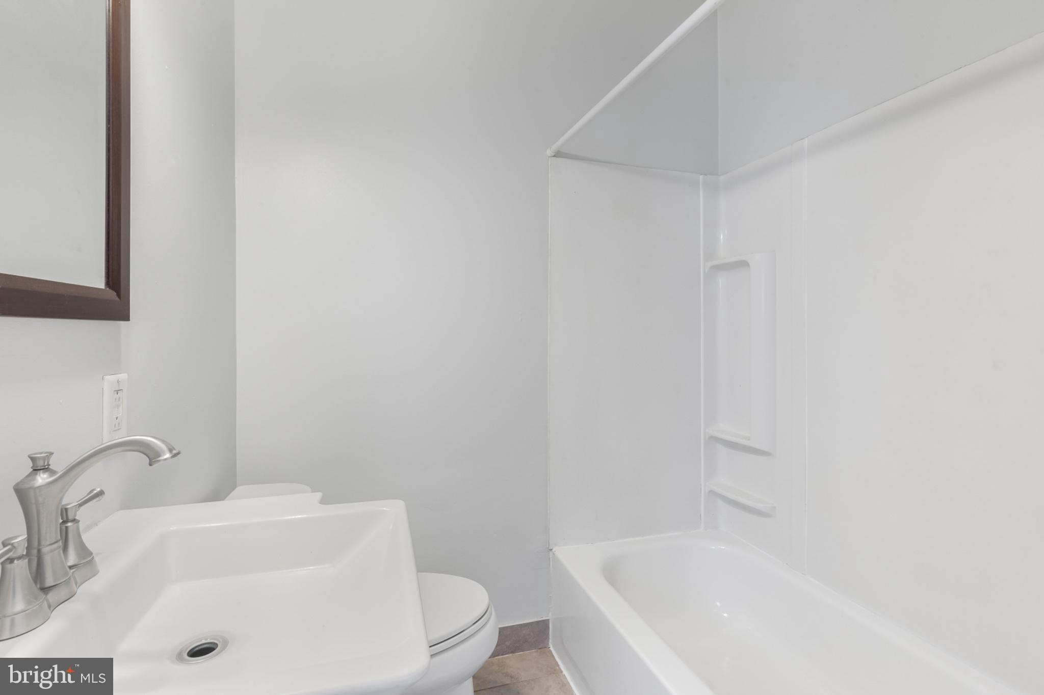2641 East Madison Street Philadelphia, PA 19134 - Photo 9 of 17 1st Floor Unit: Updated Full Bathroom
