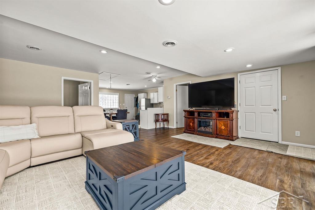 5307 Oakridge Road Beaverton, MI 48612 - Photo 12 of 37 50204380-50b9e991-0b3a-48e8-bd7f-bfca2e8143b3.JPG