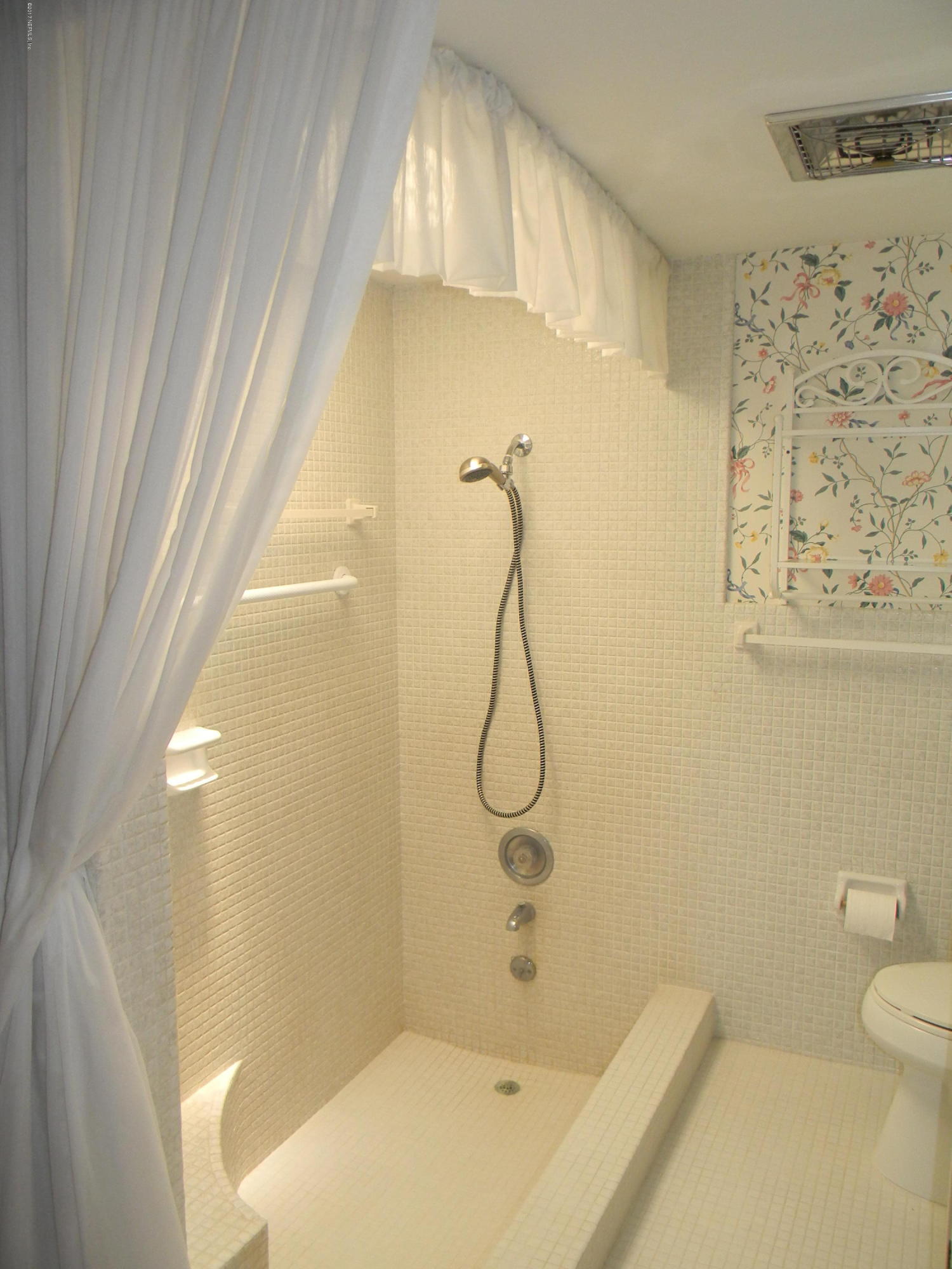 1248 Molokai Road Jacksonville, FL 32216 - Photo 13 of 32 Master Shower