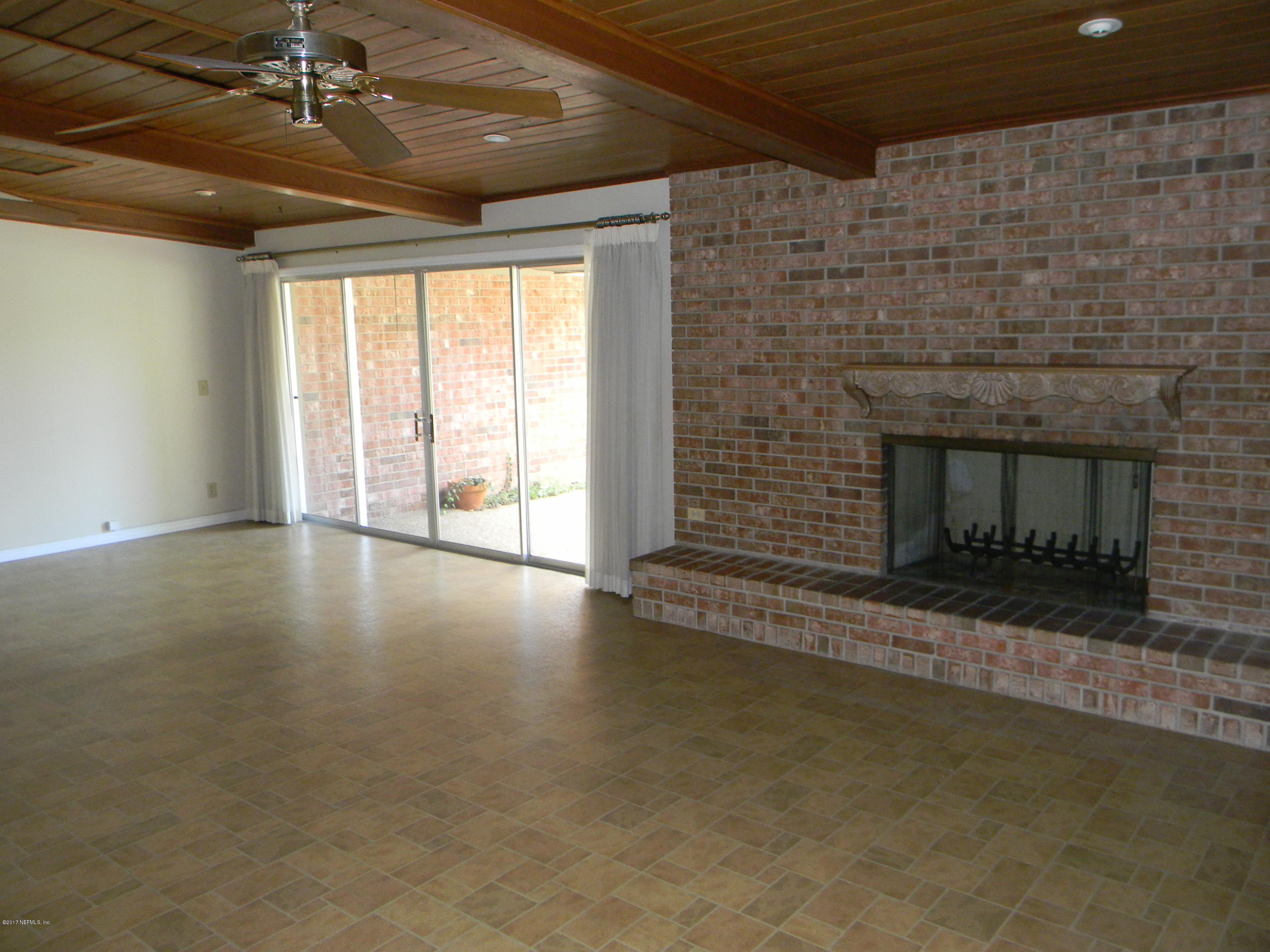 1248 Molokai Road Jacksonville, FL 32216 - Photo 8 of 32 Family Room