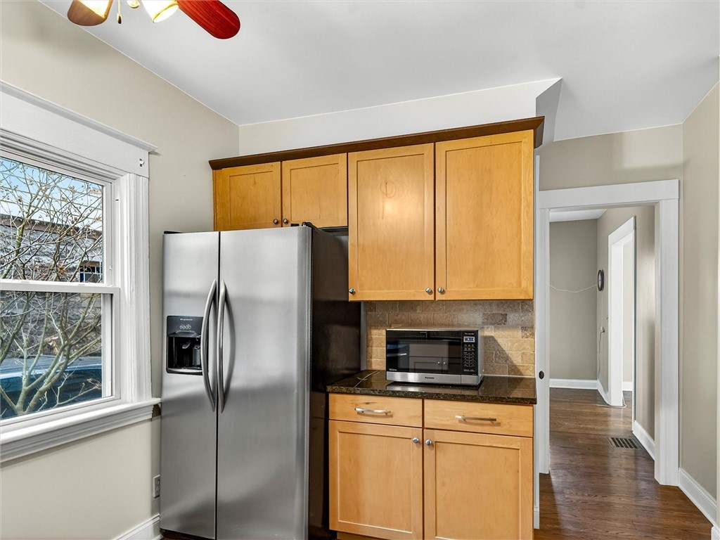 521 Benton Street Rochester, NY 14620 - Photo 14 of 34