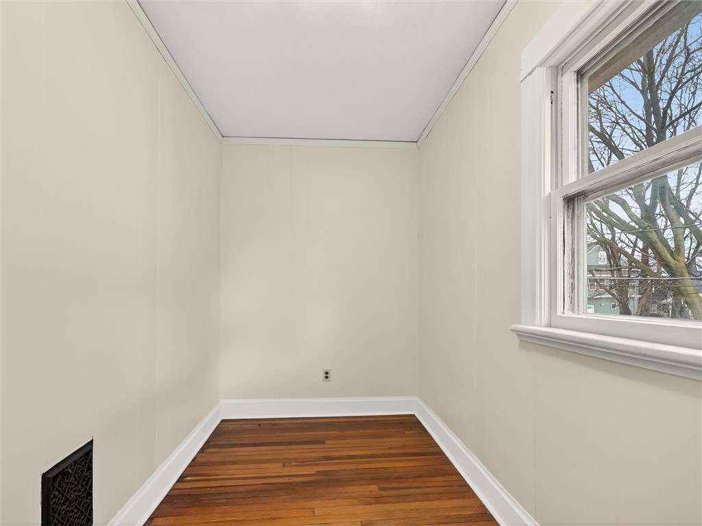 521 Benton Street Rochester, NY 14620 - Photo 17 of 34