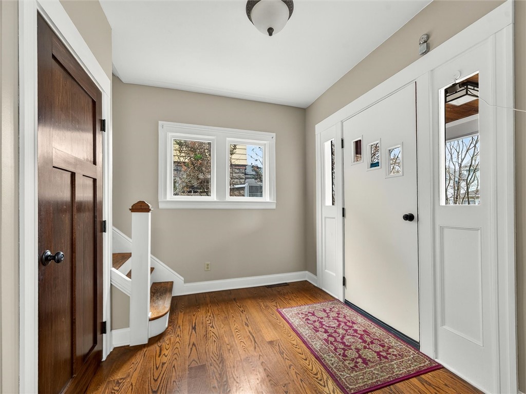 521 Benton Street Rochester, NY 14620 - Photo 5 of 34