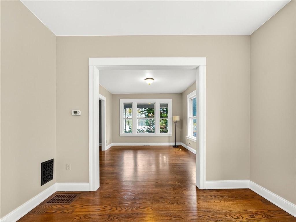 521 Benton Street Rochester, NY 14620 - Photo 10 of 34