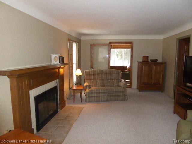 647 East Gunn Road Rochester, MI 48306 - Photo 12 of 37 5a37097c-cd87-4a7b-a55d-0b634bf51290.jpg