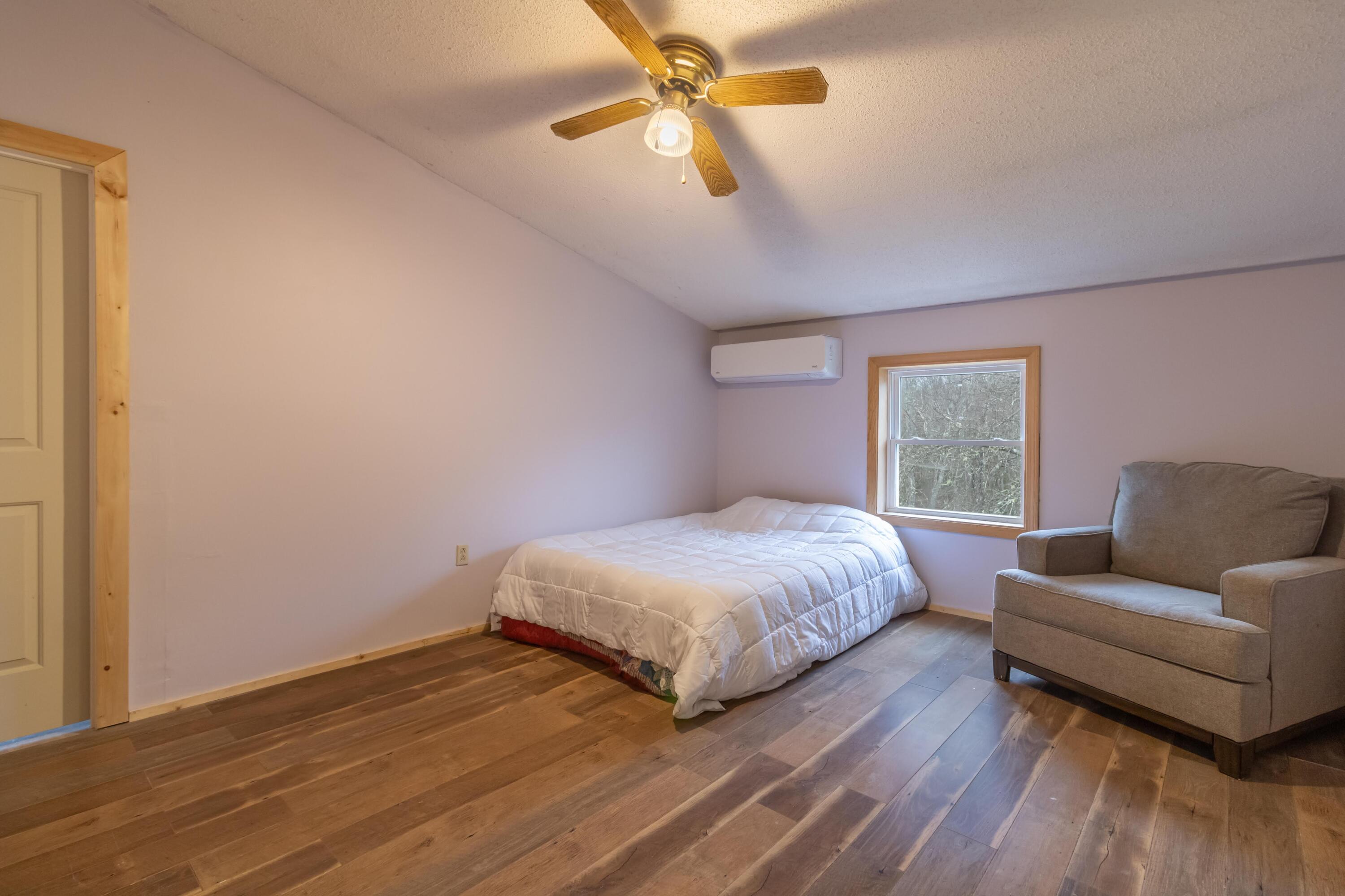 98 Old Rte 1 Gouldsboro, ME 04607 - Photo 20 of 32 98 Old Route 1 Interiors-7