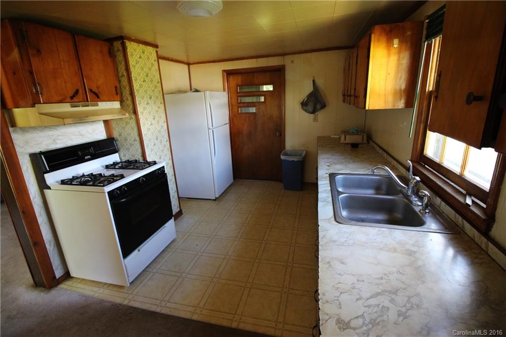 46 English Road, Unit 3 Candler, NC 28715 - Photo 6 of 17 Gallery Image 6