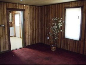 154 Fairhaven Road Johnson City, TN 37601 - Photo 3 of 6 Living Room