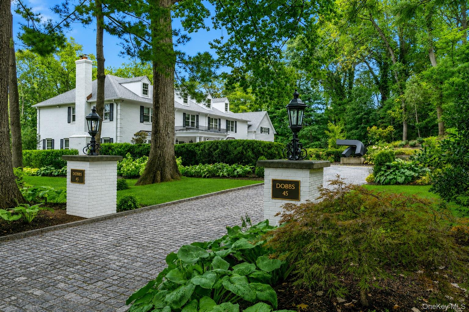 45 SE Road Sands Point, NY 11050 - Photo 2 of 37