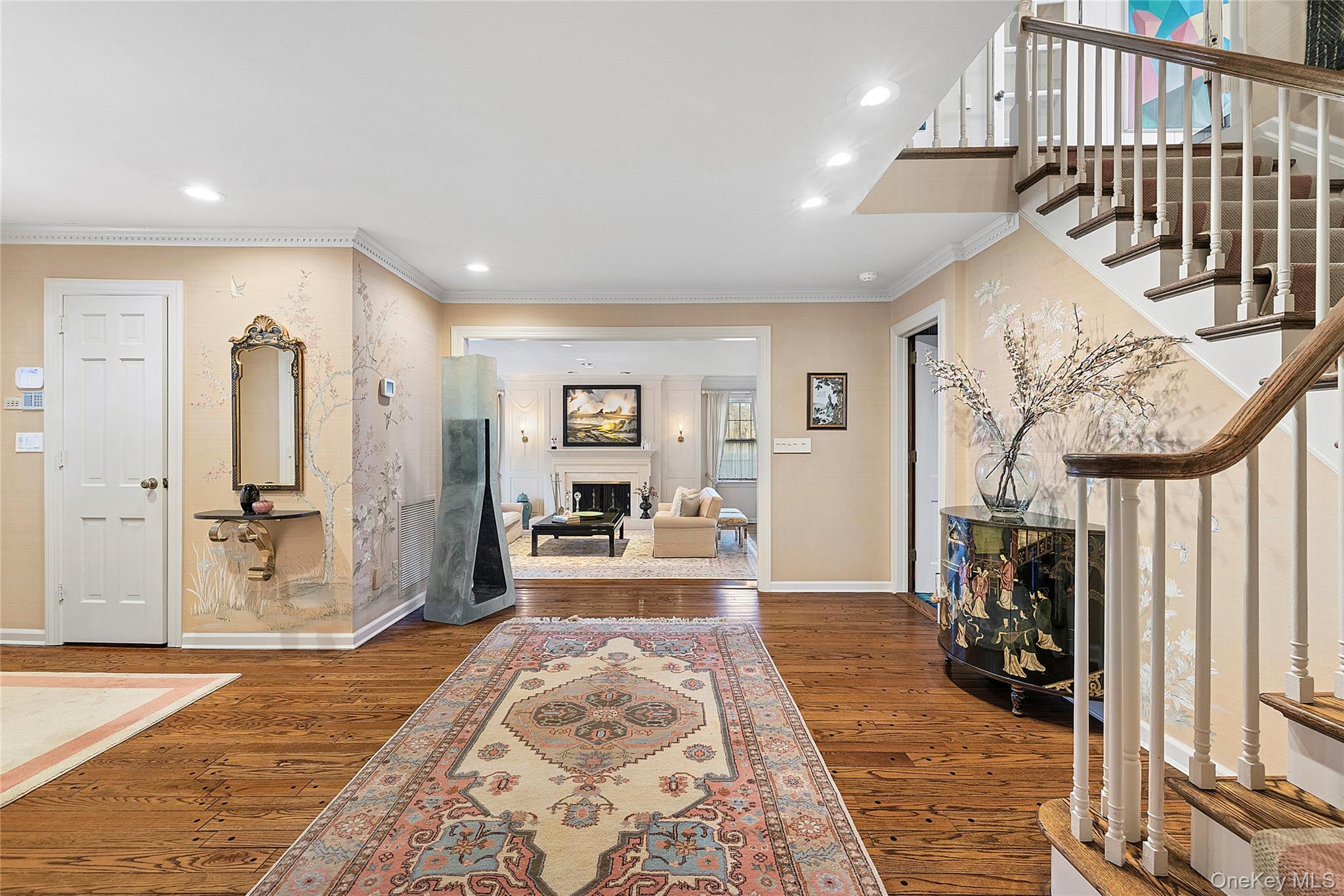 45 SE Road Sands Point, NY 11050 - Photo 4 of 36