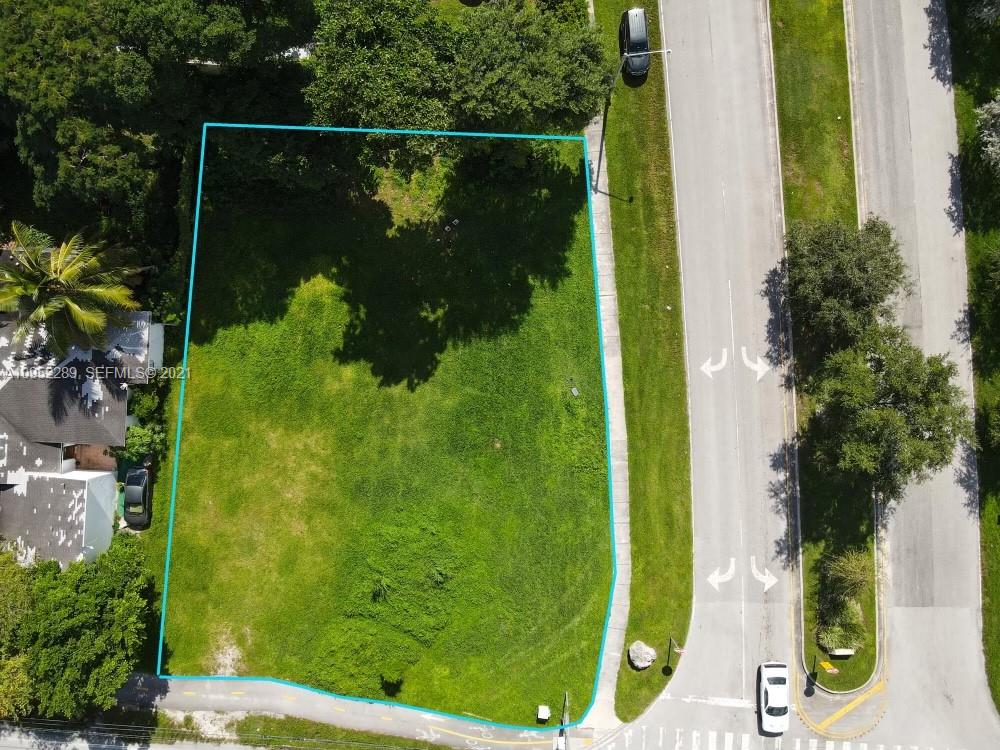 8500 Old Cutler Road Miami, FL 33143 - Photo 4 of 4 a view of a garden
