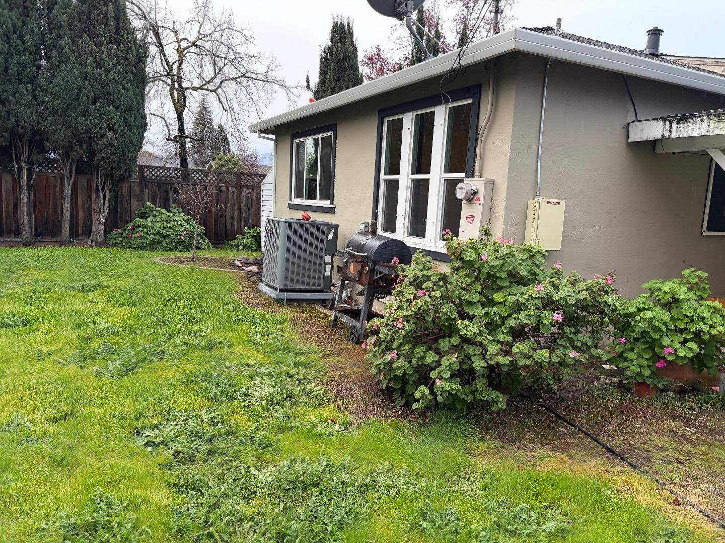 3192 San Luis Rey Avenue San Jose, CA 95118 - Photo 2 of 10