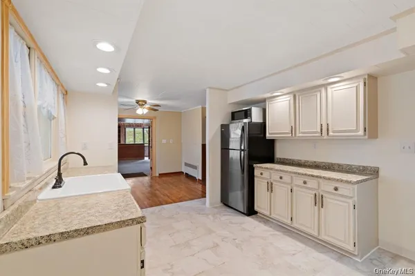 $2,650 | 7 Red Top Road, Unit 1, Wallkill, NY 12589