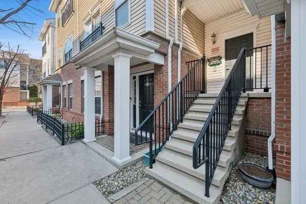 $460,000 | 3 Soho Drive, Unit 108, Jersey City, NJ 07305