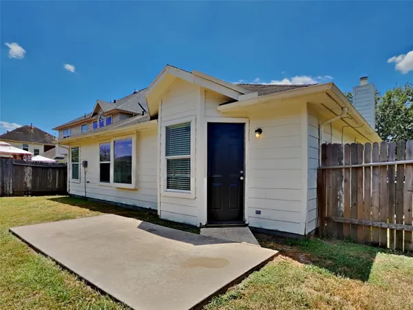 a front view of house with yard