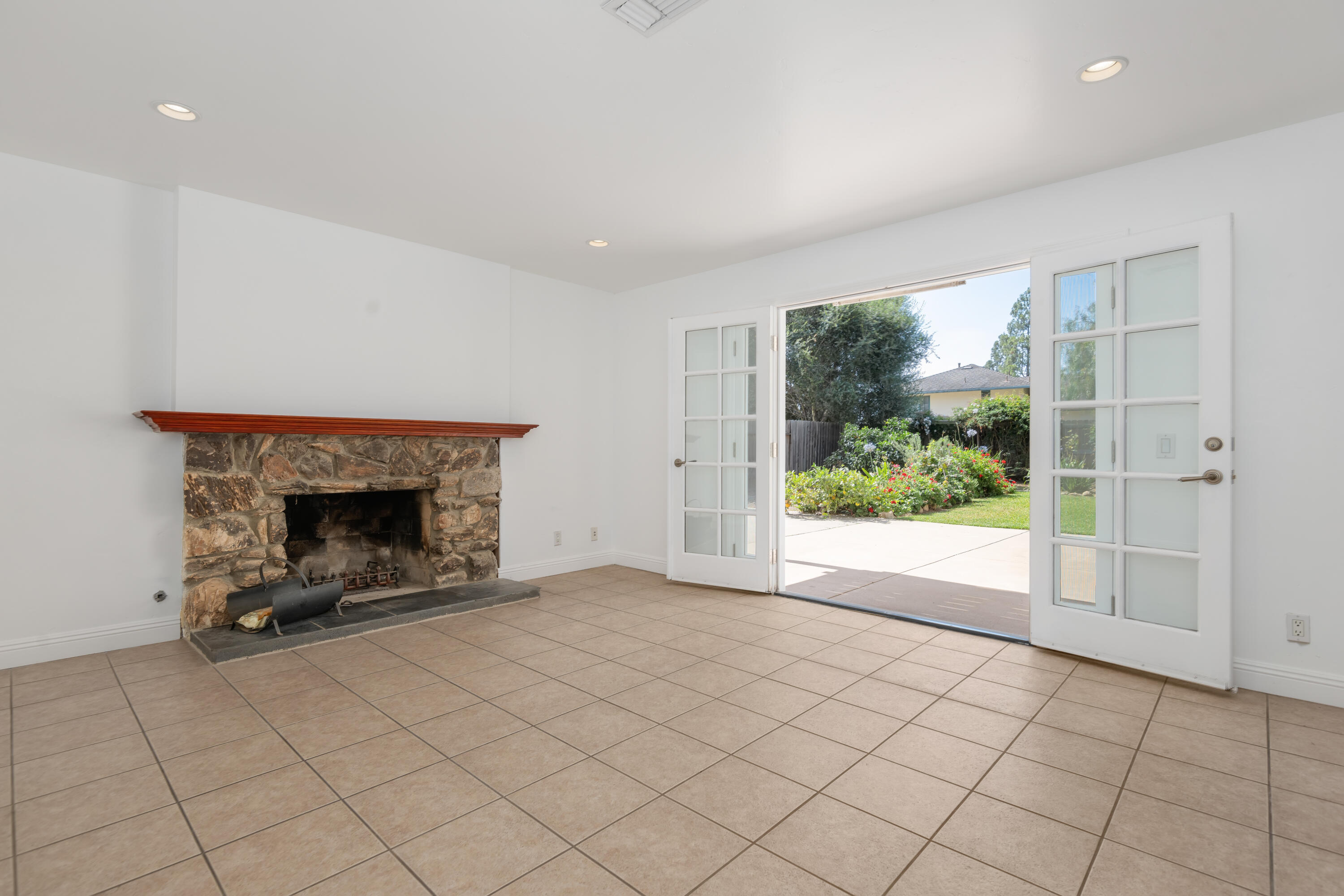 5871 Cathedral Oaks Road Goleta, CA 93117 - Photo 22 of 58 22-Living Room