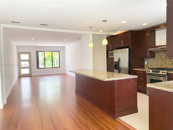 $7,000 | 7750 Noremac Avenue, Miami Beach, FL 33141