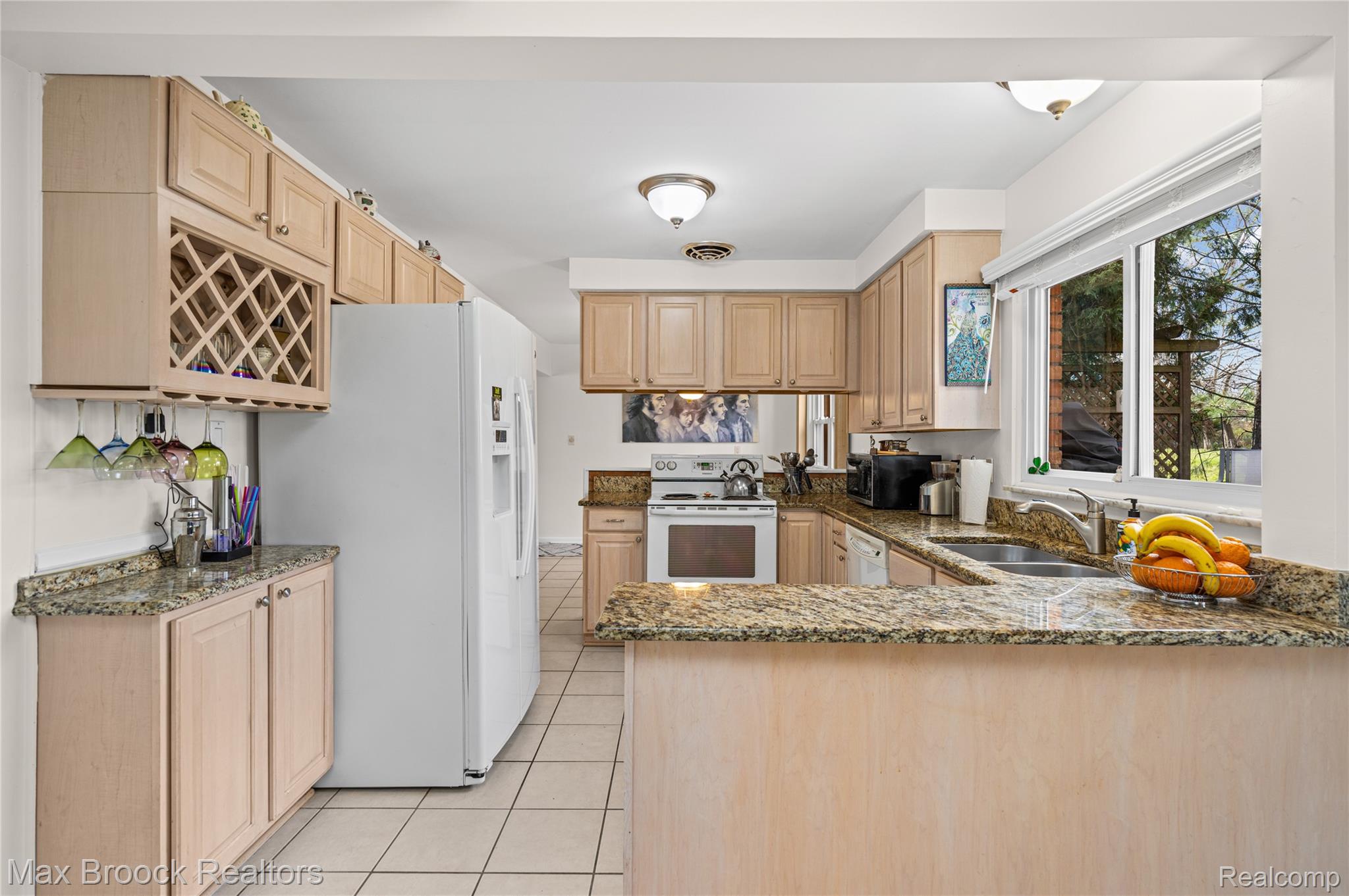 4550 Patrick Road West Bloomfield, MI 48322 - Photo 14 of 48 4550 Patrick - OnDemand Pix Photography (9).jpg