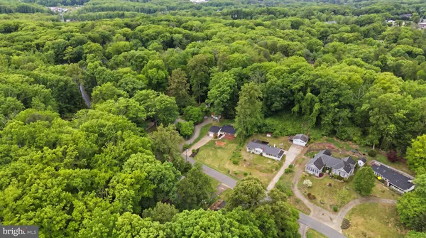$525,000 | 18328 Sharon Road, Triangle, VA 22172