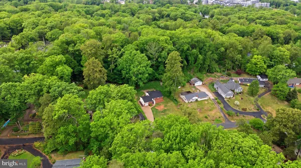 $525,000 | 18328 Sharon Road, Triangle, VA 22172