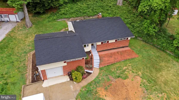 $525,000 | 18328 Sharon Road, Triangle, VA 22172