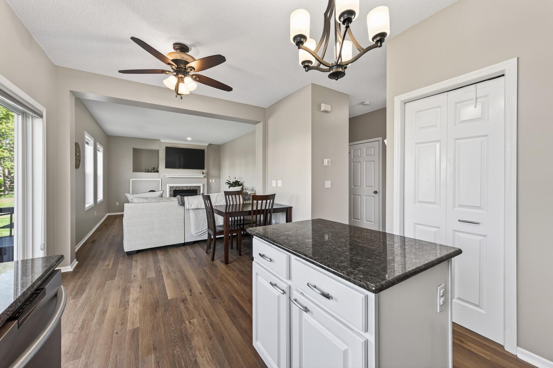 15105 Dupont Path Apple Valley, MN 55124 - Photo 15 of 58