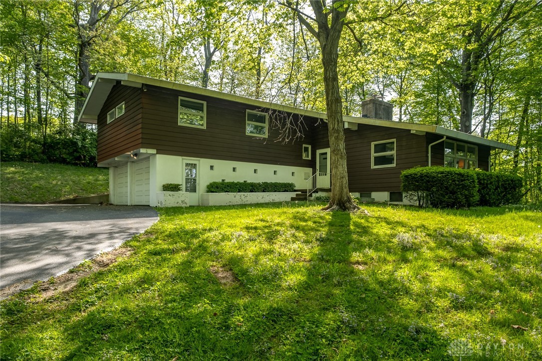 2921 Red Oak Road Kettering, OH 45432 - Photo 1 of 32