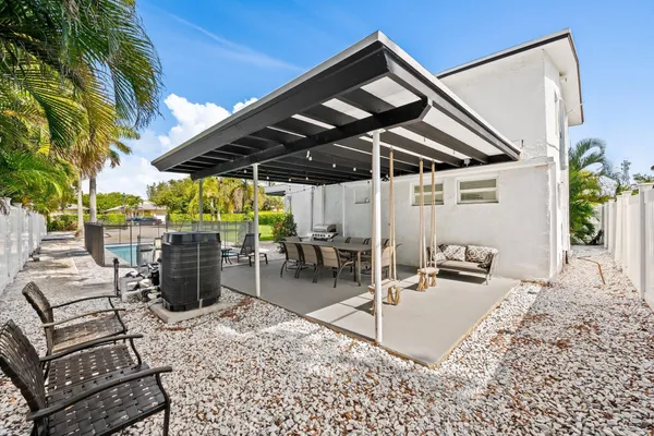 $1,200,000 | 311 Southeast 3rd Avenue, Delray Beach, FL 33483