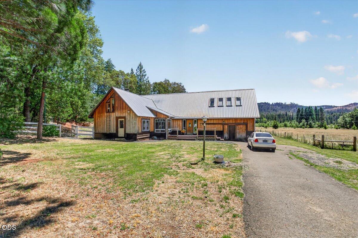 14020 Geppert Road Eagle Point, OR 97524 - Photo 5 of 51