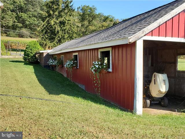 1196 Valley Road Tamaqua, PA 18252 - Photo 8 of 48 Gallery Image 8