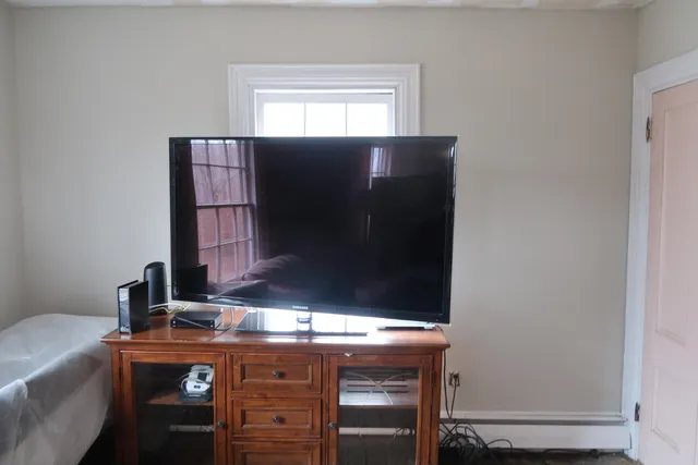 $289,900 | 226 Pond Road, Manchester, ME 04351