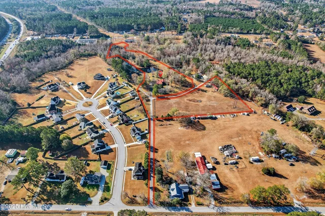 $625,000 | 229 Treehaven Lane, Jacksonville, NC 28540