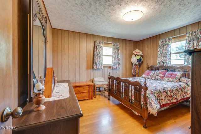 $395,000 | 335 McKenzie Drive, Kingsport, TN 37660