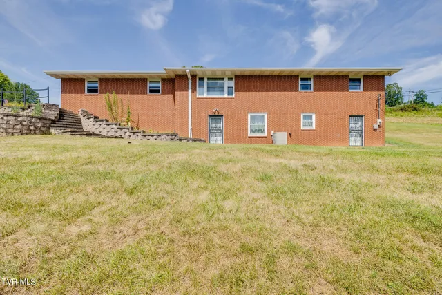 $395,000 | 335 McKenzie Drive, Kingsport, TN 37660