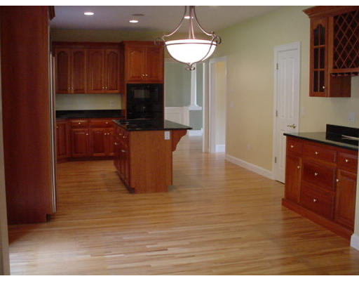11 Hearthstone Road Hopkinton, MA 01748 - Photo 3 of 8 Gallery Image 3