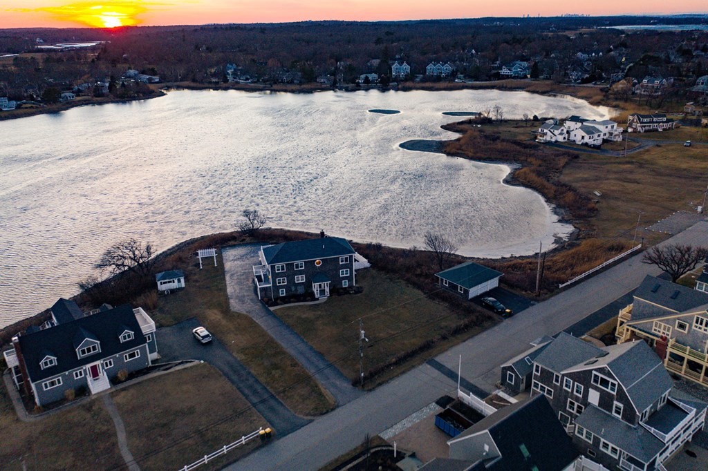 60 Surfside Road Scituate, MA 02066 - Photo 4 of 42