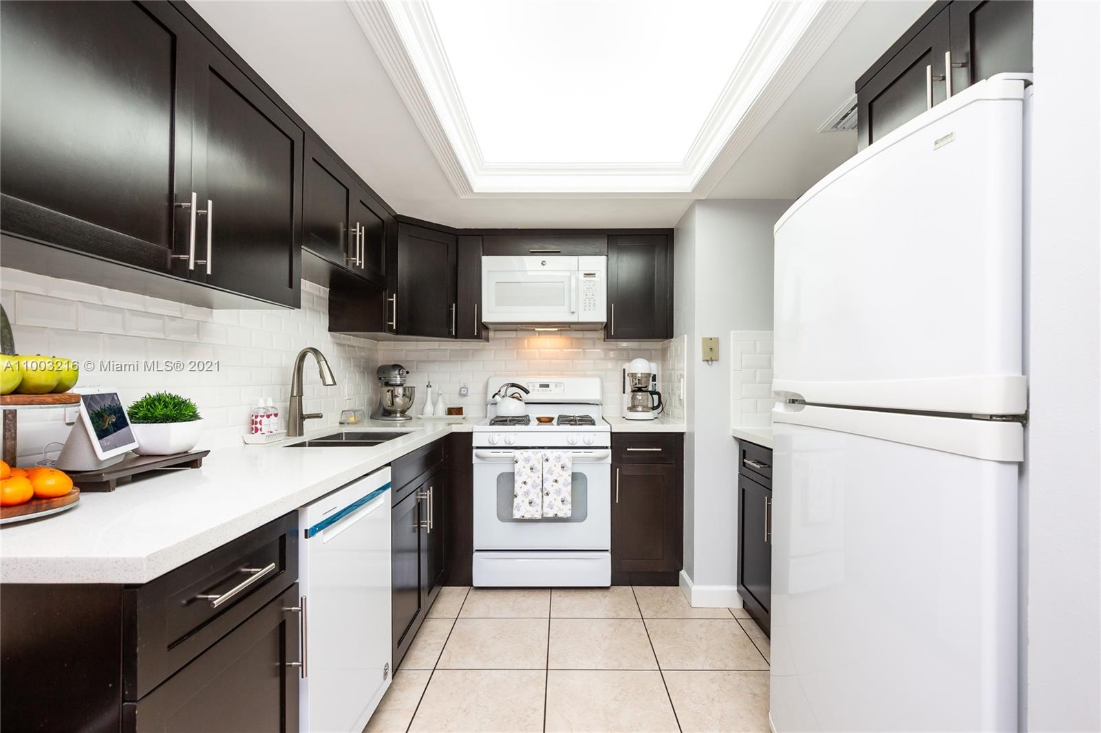 11329 Southwest 109th Road, Unit C Miami, FL 33176 - Photo 8 of 25 Gallery Image 8