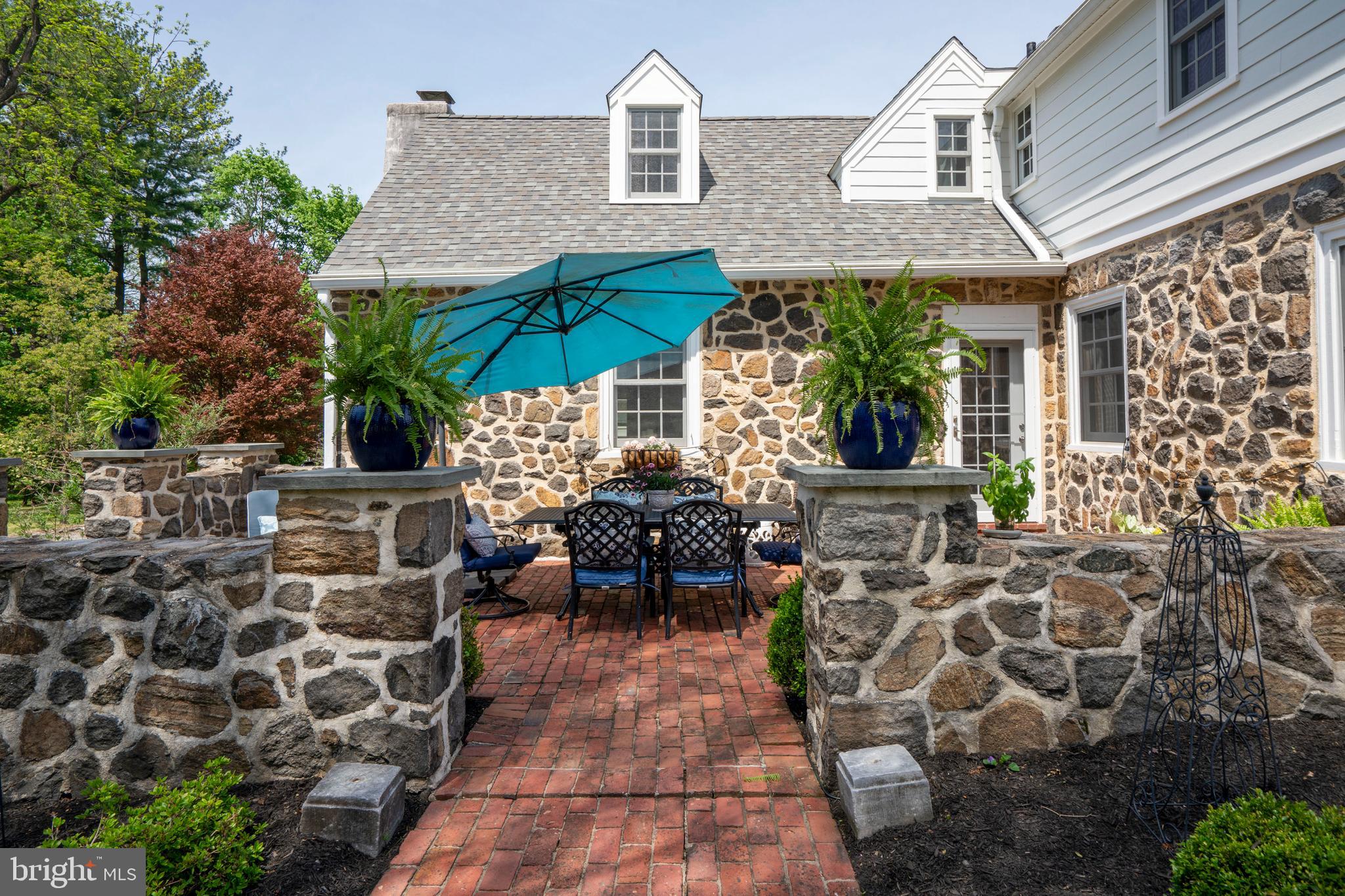 1152 Pugh Road Wayne, PA 19087 - Photo 4 of 29