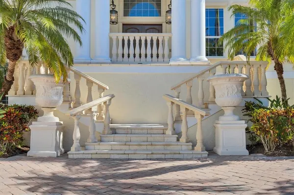$6,695,000 | 1137 North Lake Shore Drive, Sarasota, FL 34231