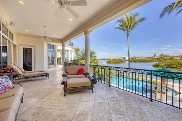 $6,695,000 | 1137 North Lake Shore Drive, Sarasota, FL 34231